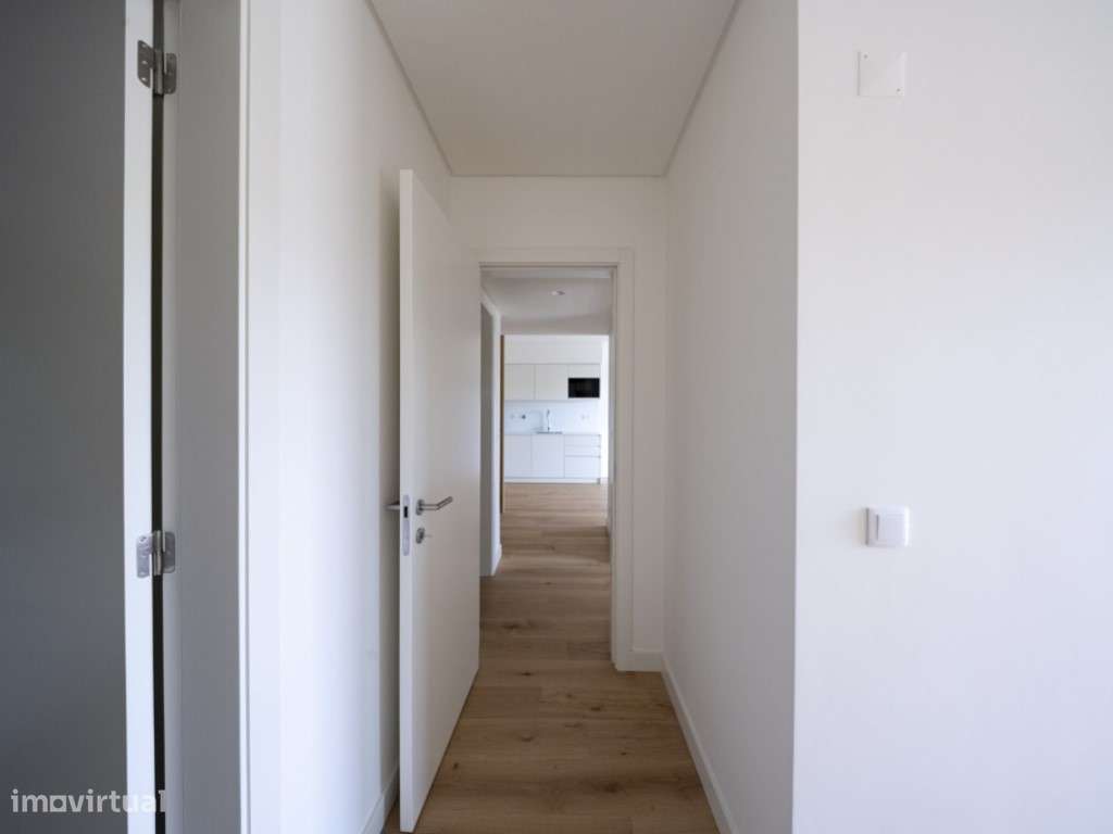 Apartamento T2 Novo no Seixal Baía com Terraço e Estacionamento-12