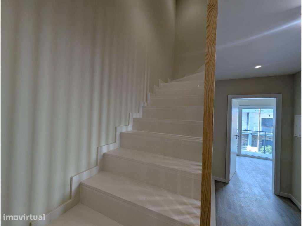 Moradia T4 a Venda em Azeitão com vista desafogada para a Serra Arr... - Grande imagem: 5/23