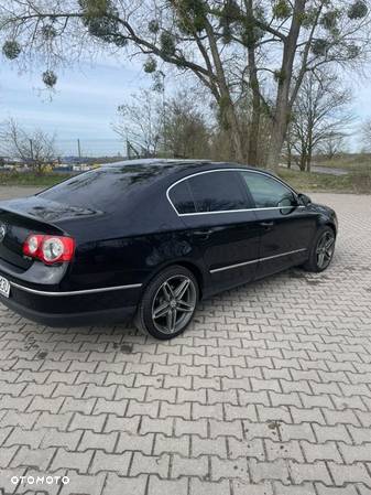 Volkswagen Passat 2.0 TDI DPF DSG Comfortline - 4