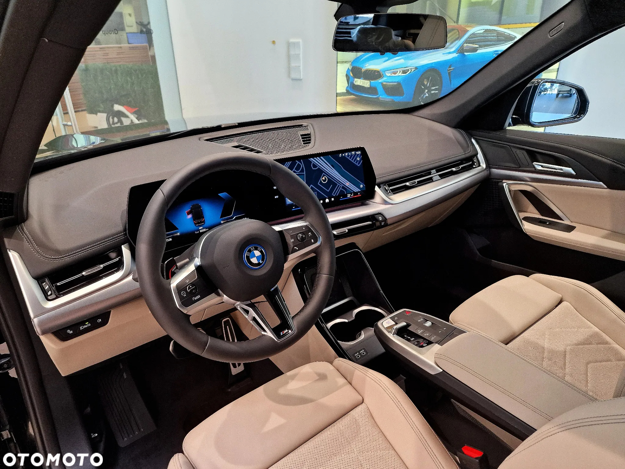 BMW iX1 xDrive30 M Sport - 12