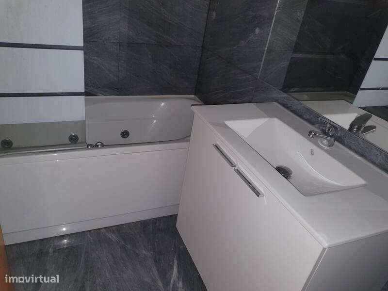 Apartamento em Maia, Moreira-11