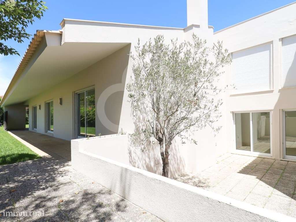 Moradia T6 Isolada no Estoril com piscina e garagem mais espaços ve...-5