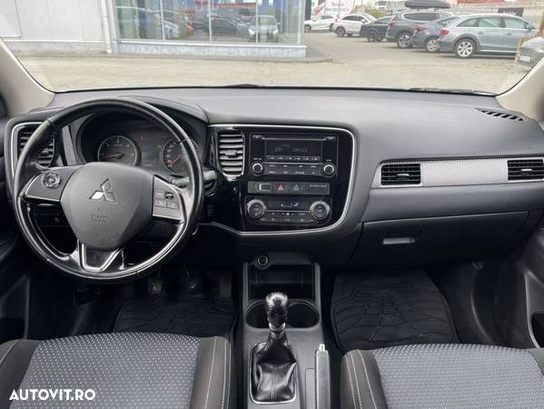 Mitsubishi Outlander 2.2 Litre DI-D AWD Invite+ - 12