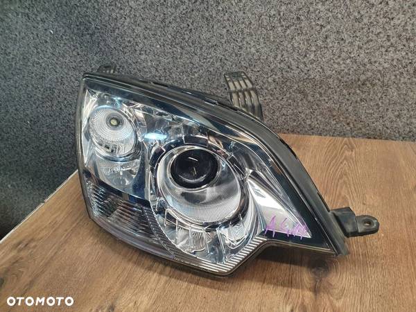 OPEL ANTARA LIFT XENON LAMPA PRAWY PRZÓD - 1