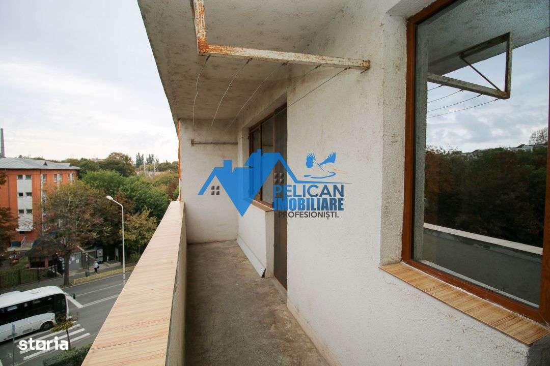 Vest, U-uri, 3 camere, decomandat, renovat-11