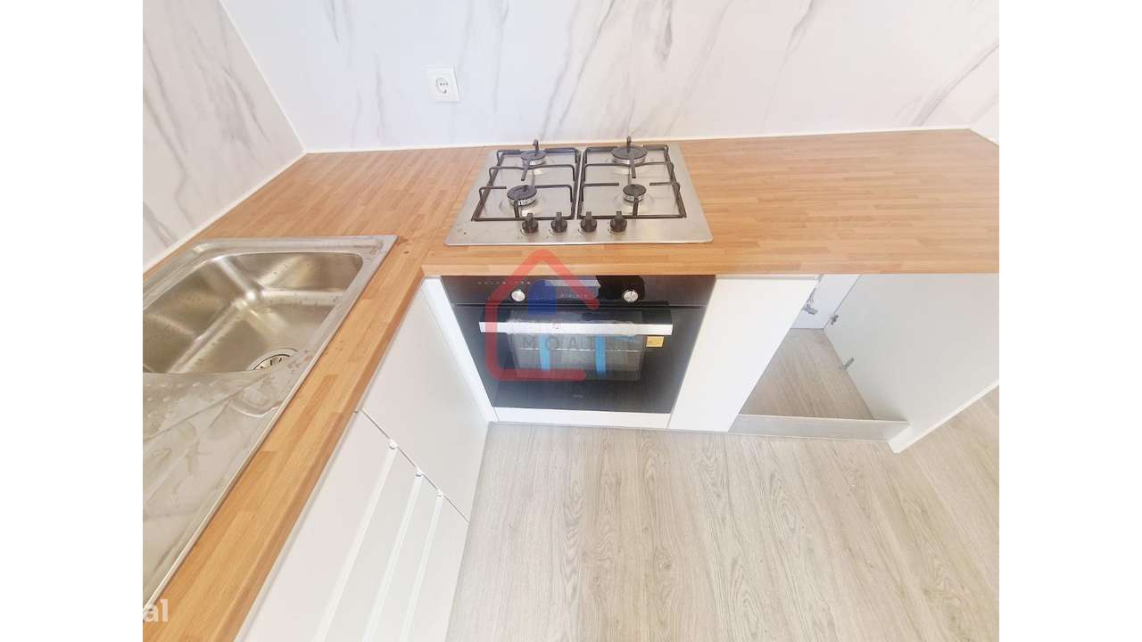 Apartamento T2 na Graça em Lisboa-18