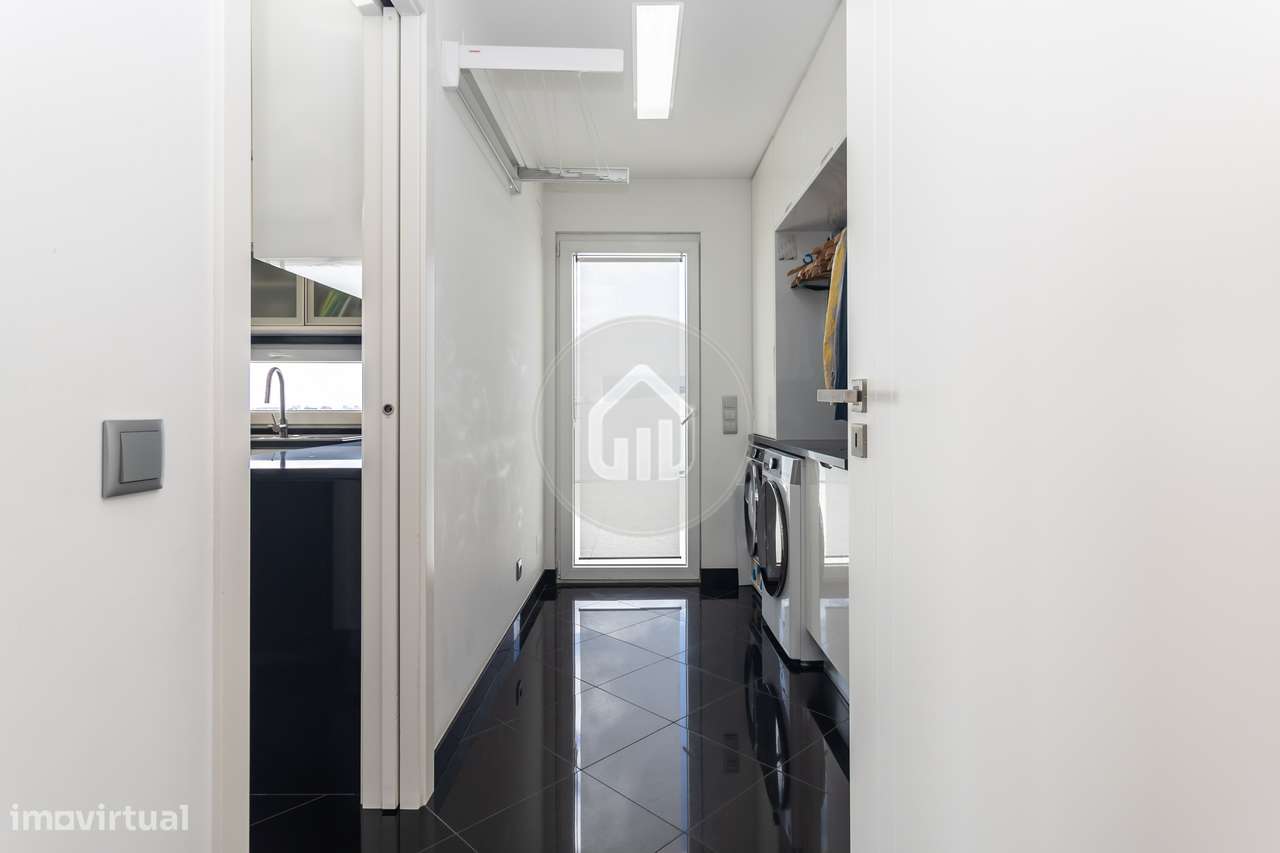 Moradia V5+1 | Piscina, vista mar e jardim | Porto Salvo, Oeiras-16