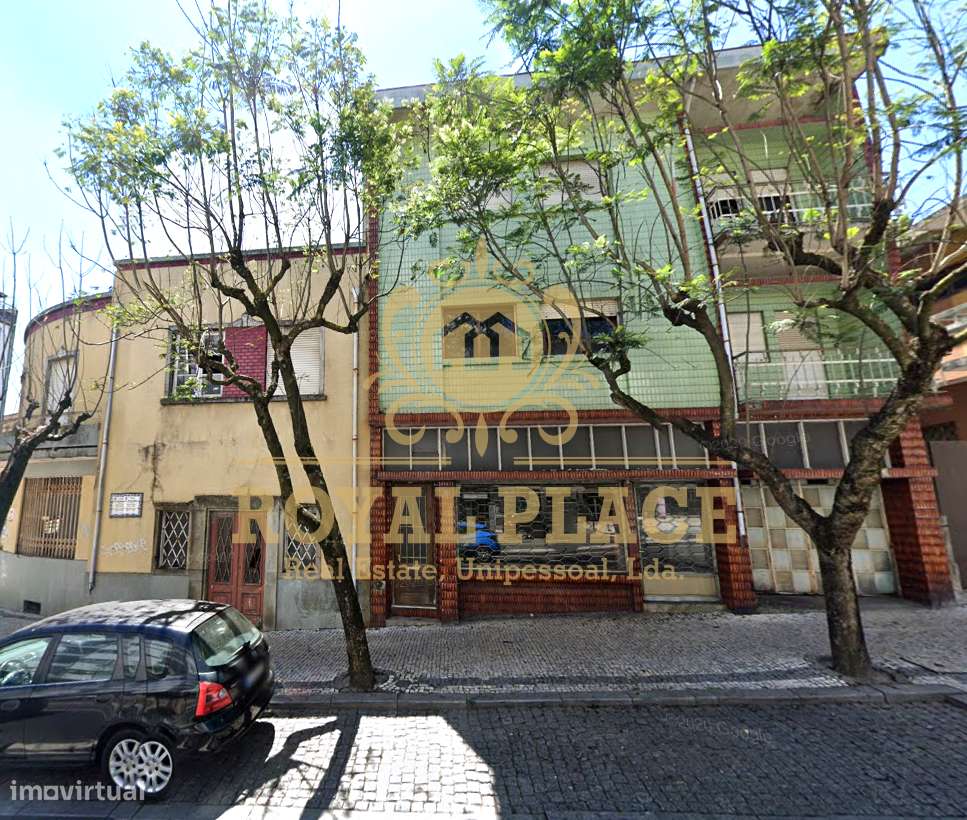 Prédio no centro de São João da Madeira - Grande imagem: 2/7