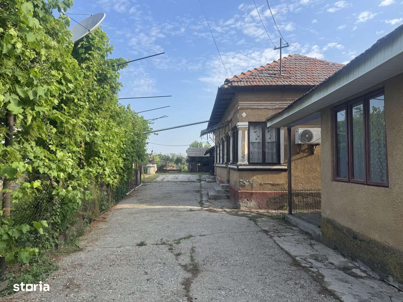 Casa traditionala, 4 cam + Anexe, 2500 mp.teren, D=15 ml. Milcov -Ulmi - Imagine principală: 1/9