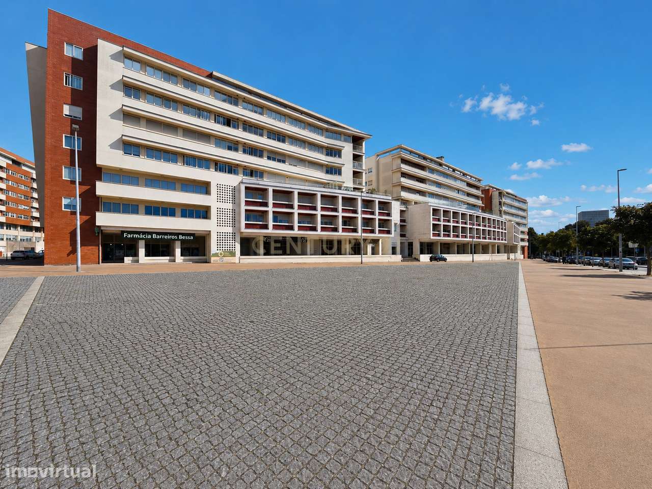 7 LUGARES DE GARAGEM | 7 ARRUMOS | 135,9 M² | BESSA | PORTO-0