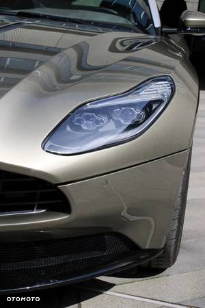 Aston Martin DB11 V12 Coupe - 7