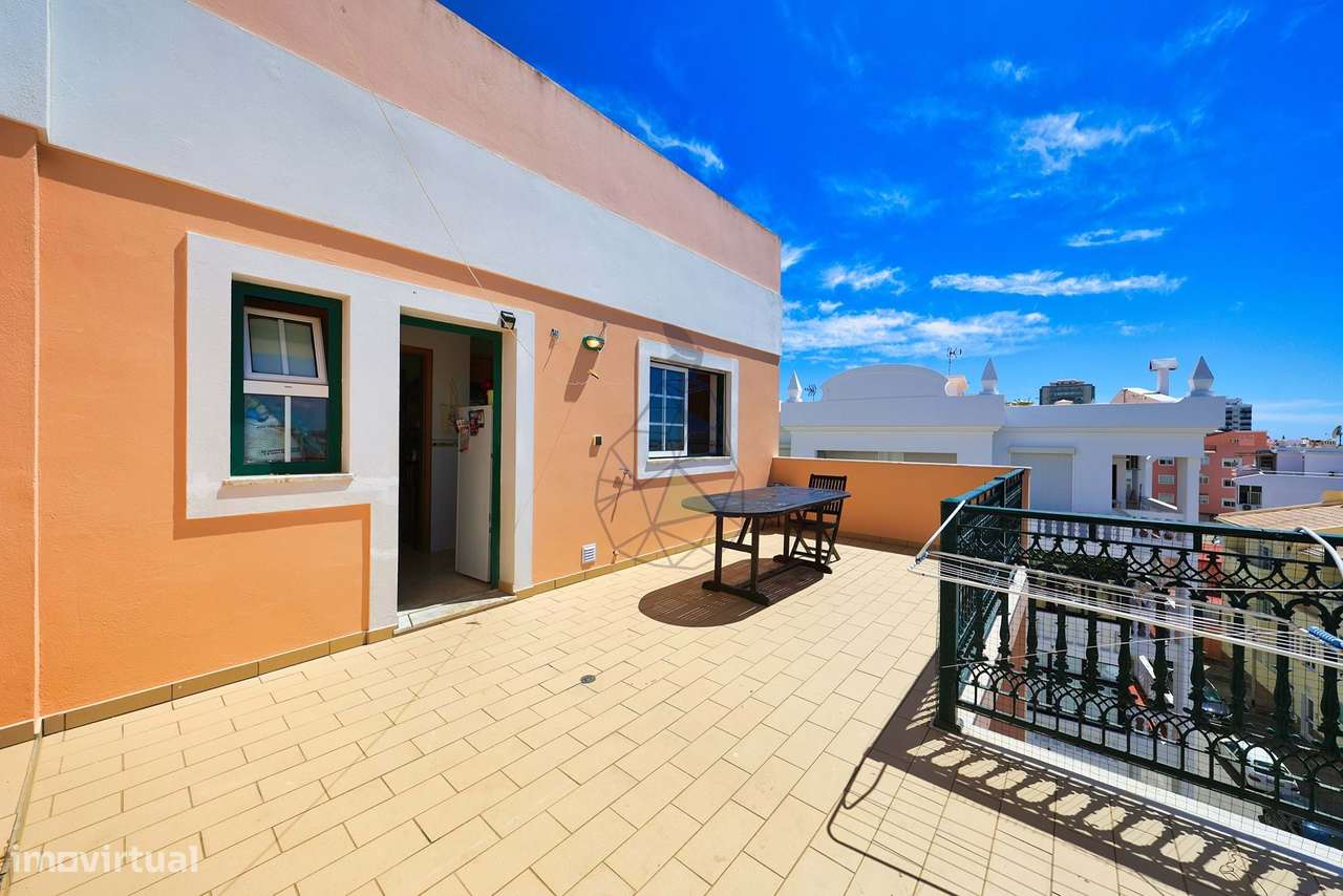 Apartamento T1+3 com Vista Mar do terraço em Quarteira-15