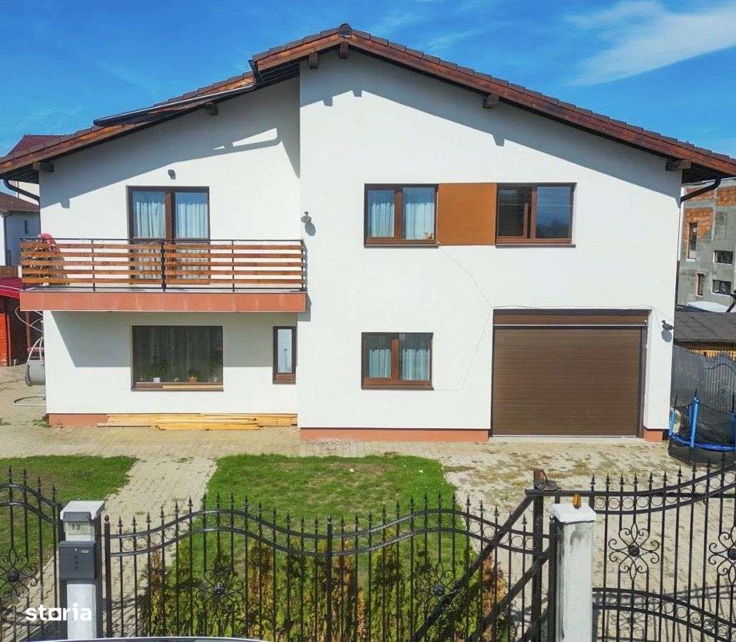 Casa individuală de vânzare Sânpetru, 5 camere, garaj, foișor, curte-0