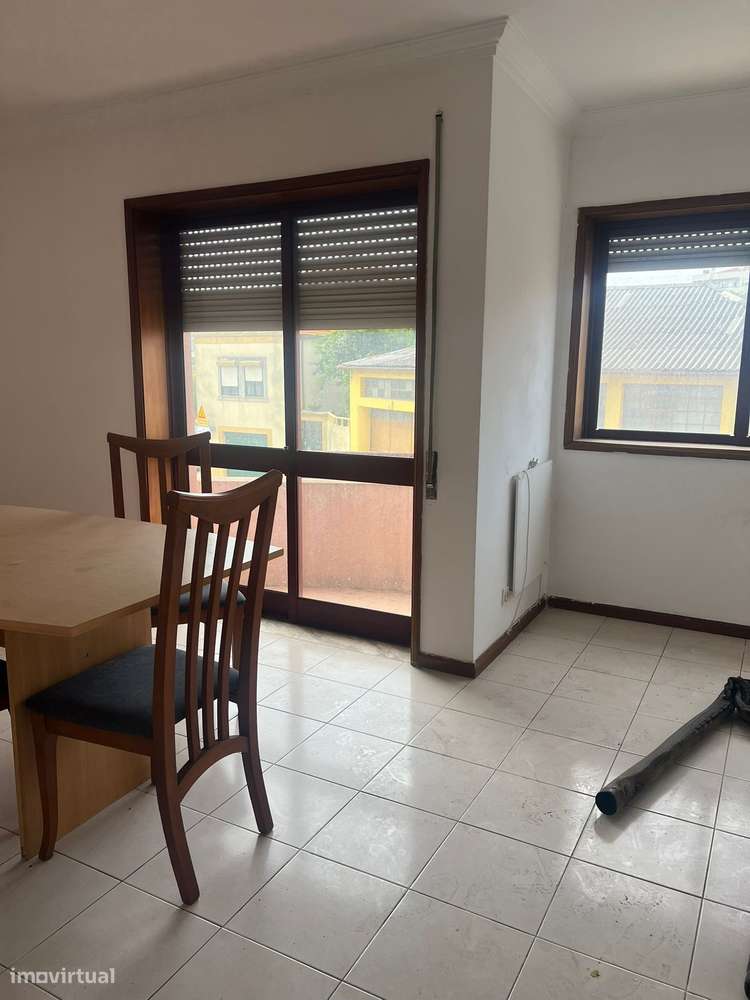 Apartamento T2 em Vila Nova de Gaia próximo da Nova estação de Metro-7