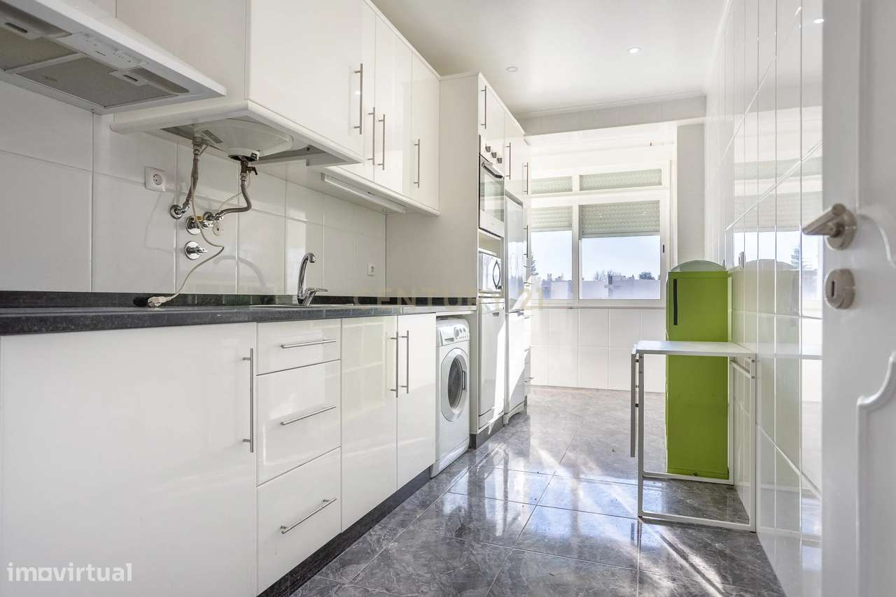 APARTAMENTO | 2 Quartos | 1 Casa de Banho | Renovado | Arrecadação | �-39