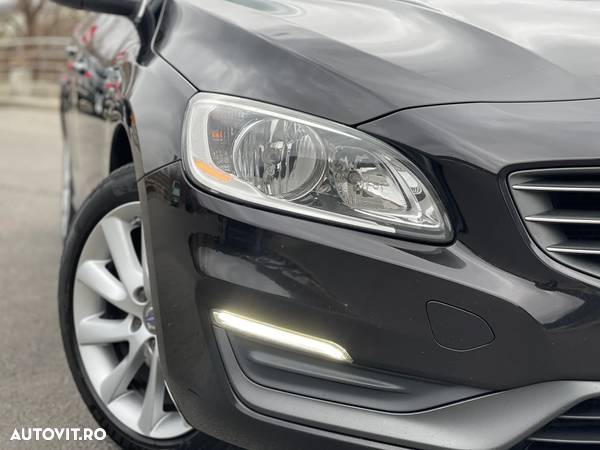 Volvo V60 D4 Momentum - 14