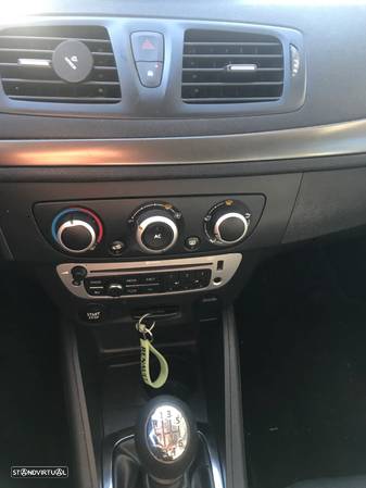 Renault Mégane 1.5 dCi Confort - 10