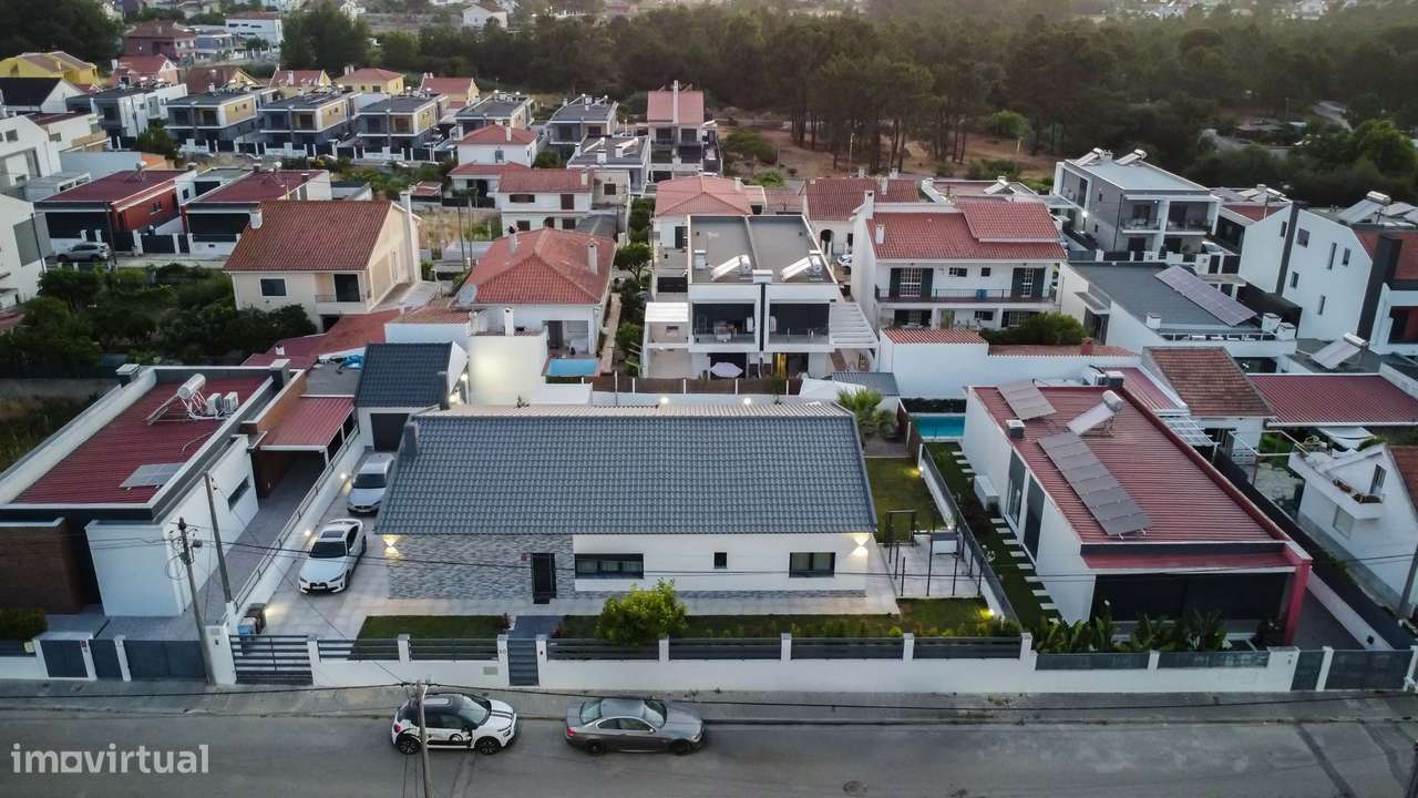Fantástica moradia isolada T4 em Fernão Ferro-36