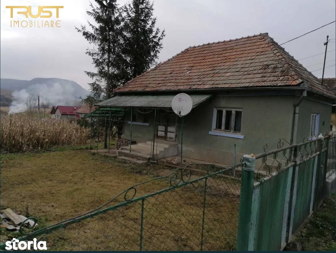 Casa de vanzare, sat Stoiana la 40 km de Cluj, gradina 1852 mp