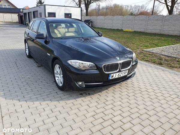 BMW Seria 5 520d Touring - 9