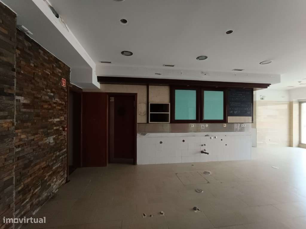 Loja comercial de 160 m² no centro do Barreiro - Grande imagem: 4/16