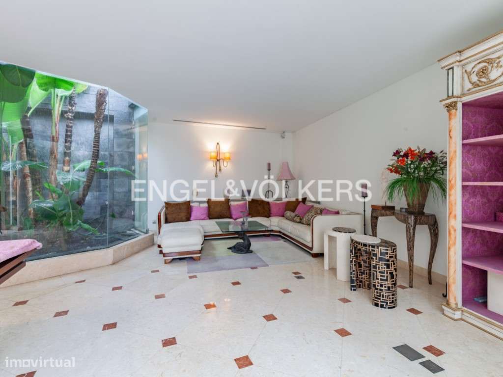 Moradia com piscina e garagem em Alvalade - Grande imagem: 4/57