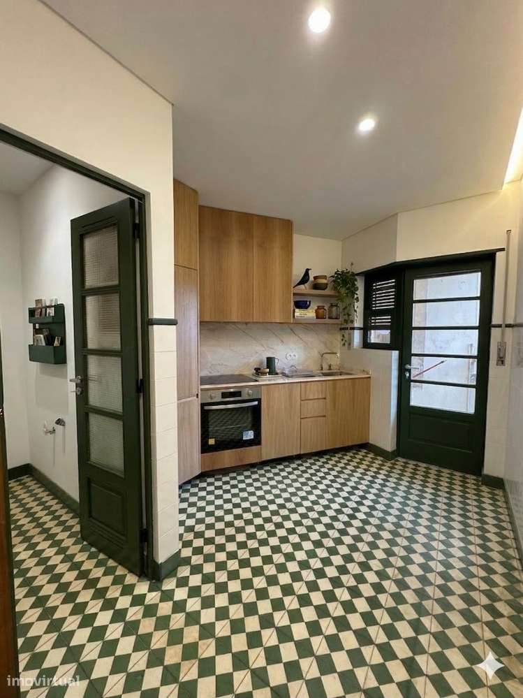 Exclusivo T2 em Paranhos: Charme dos Anos 50 (Colegio Luso-Francês) - Grande imagem: 2/16