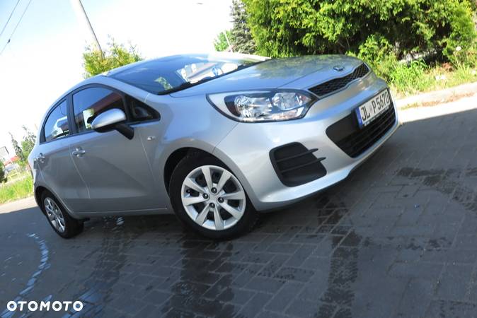 Kia Rio 1.2 Dream Team Edition - 17