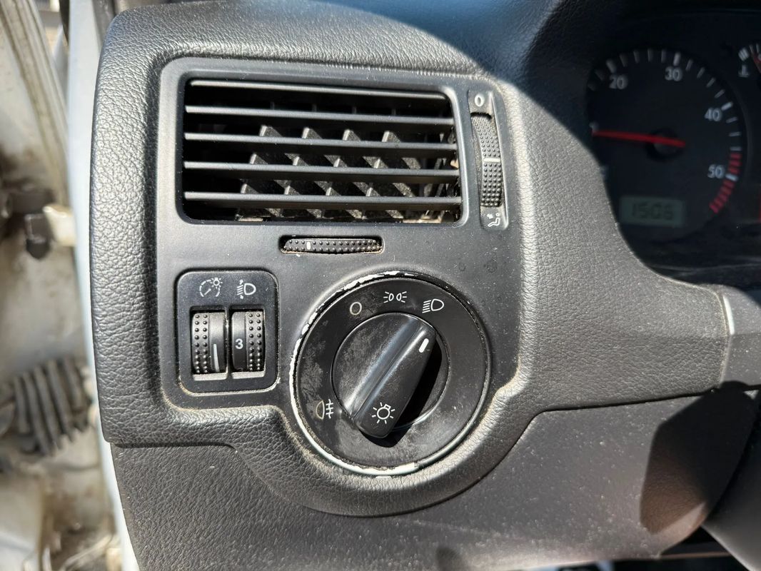 Volkswagen Bora 1.9 TDI Trendline - 17