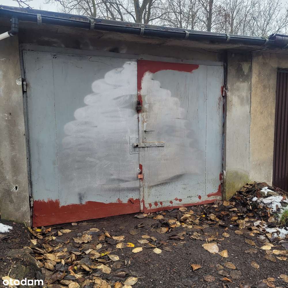 Garaż na sprzedaż - 18 m² w świetnej lokalizacji-0
