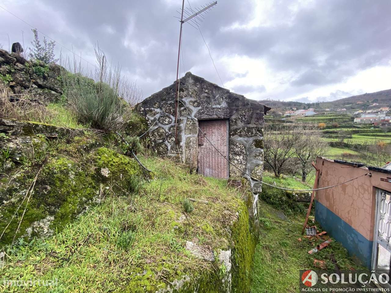Moradia + terrenos rusticos-13