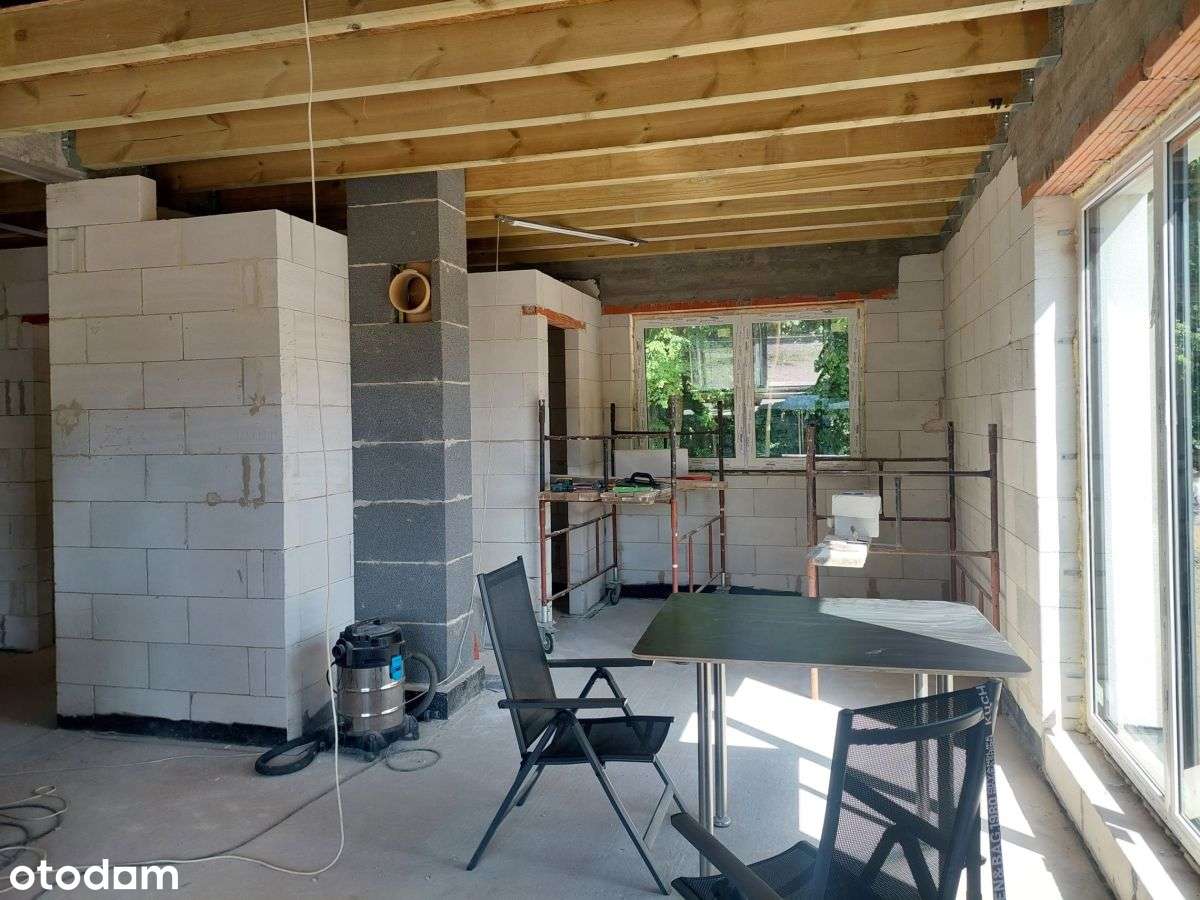 Atrakcyjny dom w spokojnej okolicy pod lasem-5