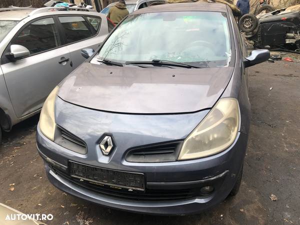 Dezmembrez Renault Clio 3 2007 1.5 DCI - 3