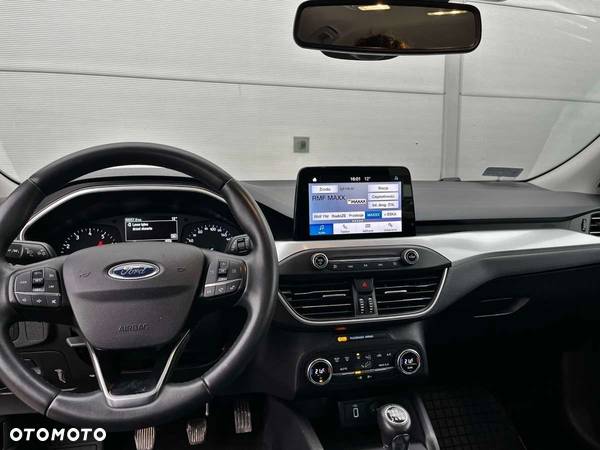 Ford Focus 1.0 EcoBoost Trend Edition - 28