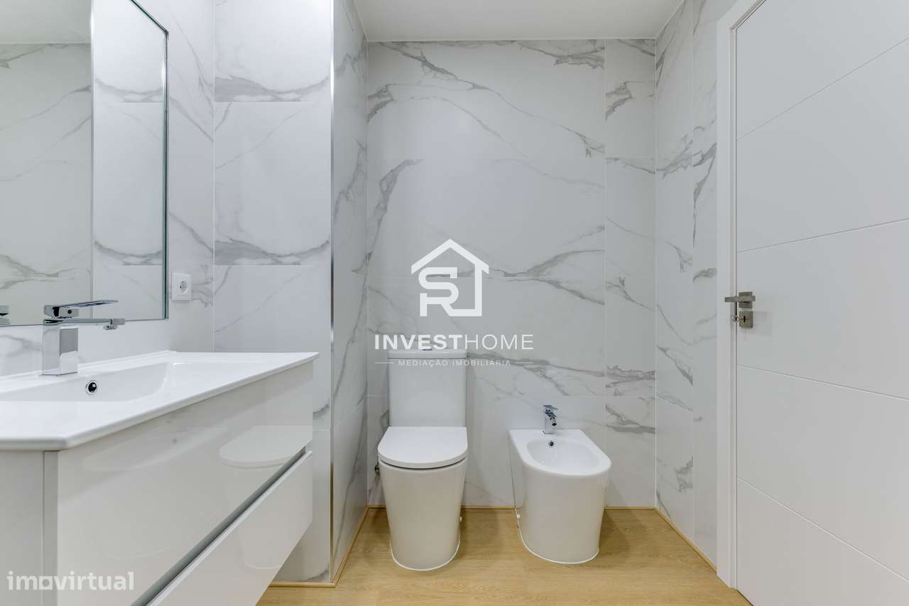 Apartamento T2+1 | Renovado | Boas Áreas | Varanda | 2 Lugares Garagem-31