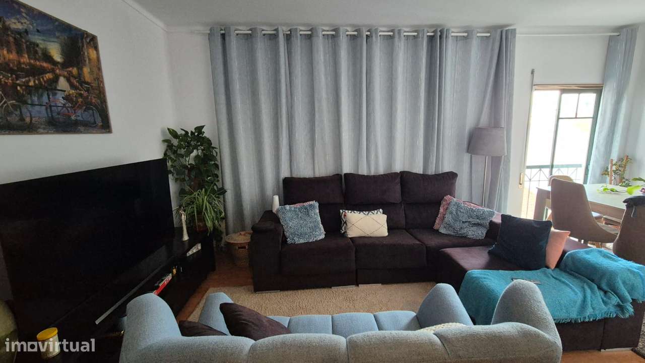 Apartamento T2 no centro do Montijo-10