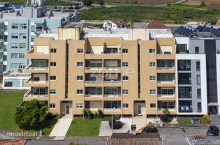 Apartamento T3 renovado à venda em Felgueiras, Distrito do Porto