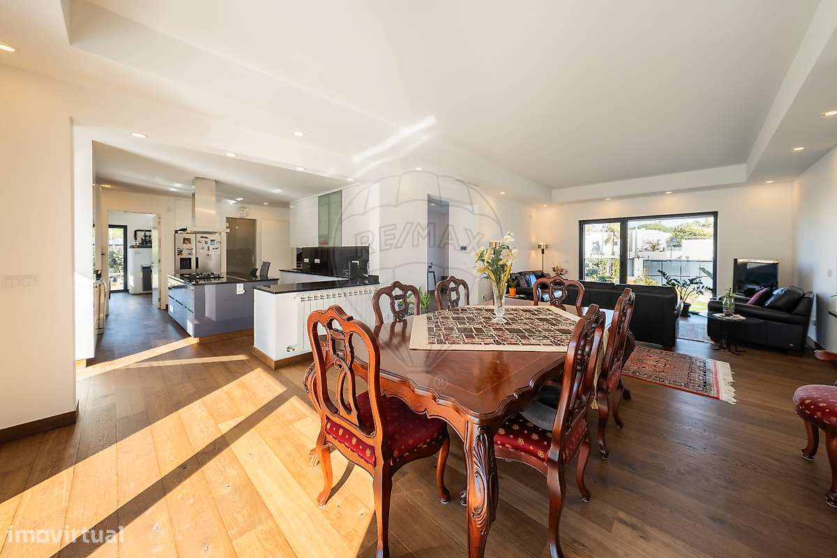 Moradia T4 para venda-5