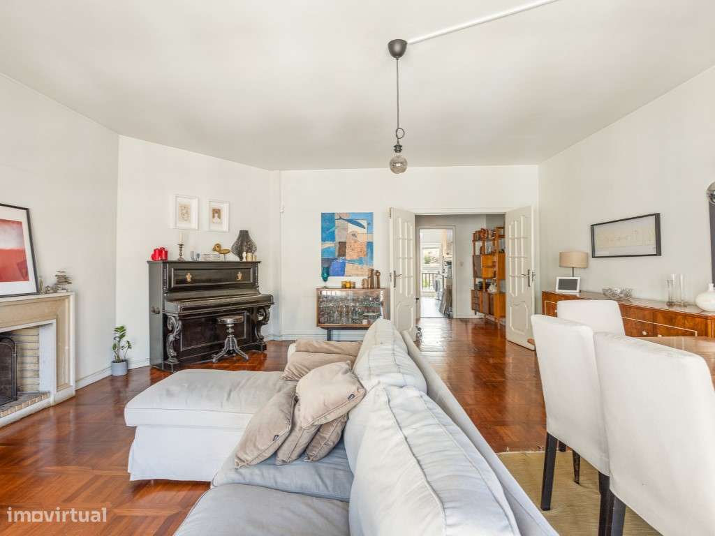 Excelente Apartamento T4 em MIraflores-11