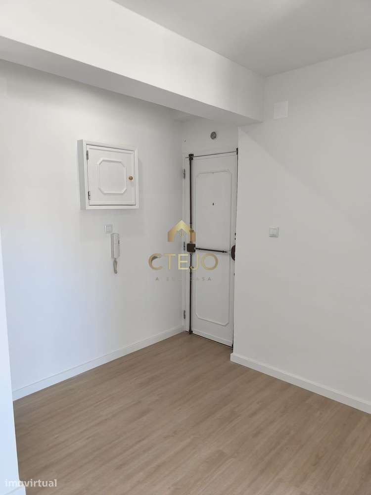 Apartamento T3 totalmente remodelado-25
