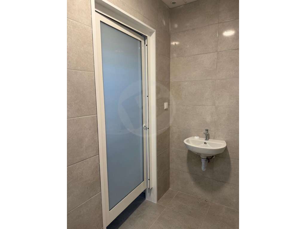 Armazém Novo com 440,4 m2 para Arrendamento - Grande imagem: 5/10