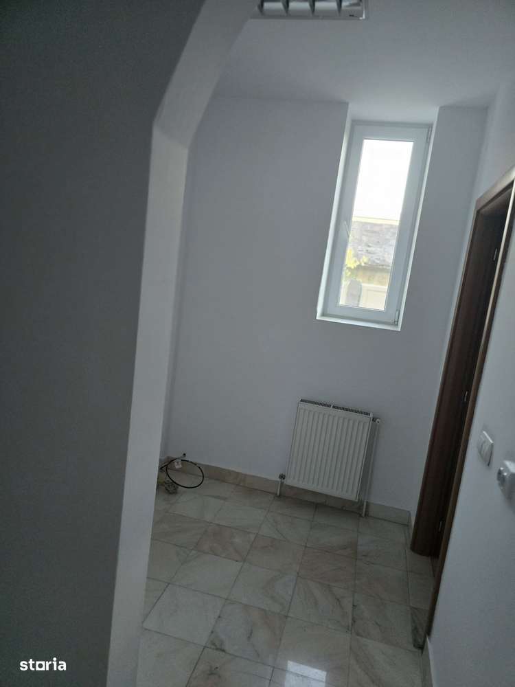 Vila 5 camere  Aparatorii Patriei - Imagine principală: 4/20