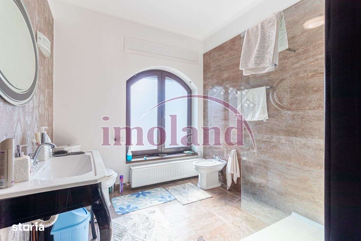 Vila cu piscina si garaj - 6 dormitoare - Pantelimon-17