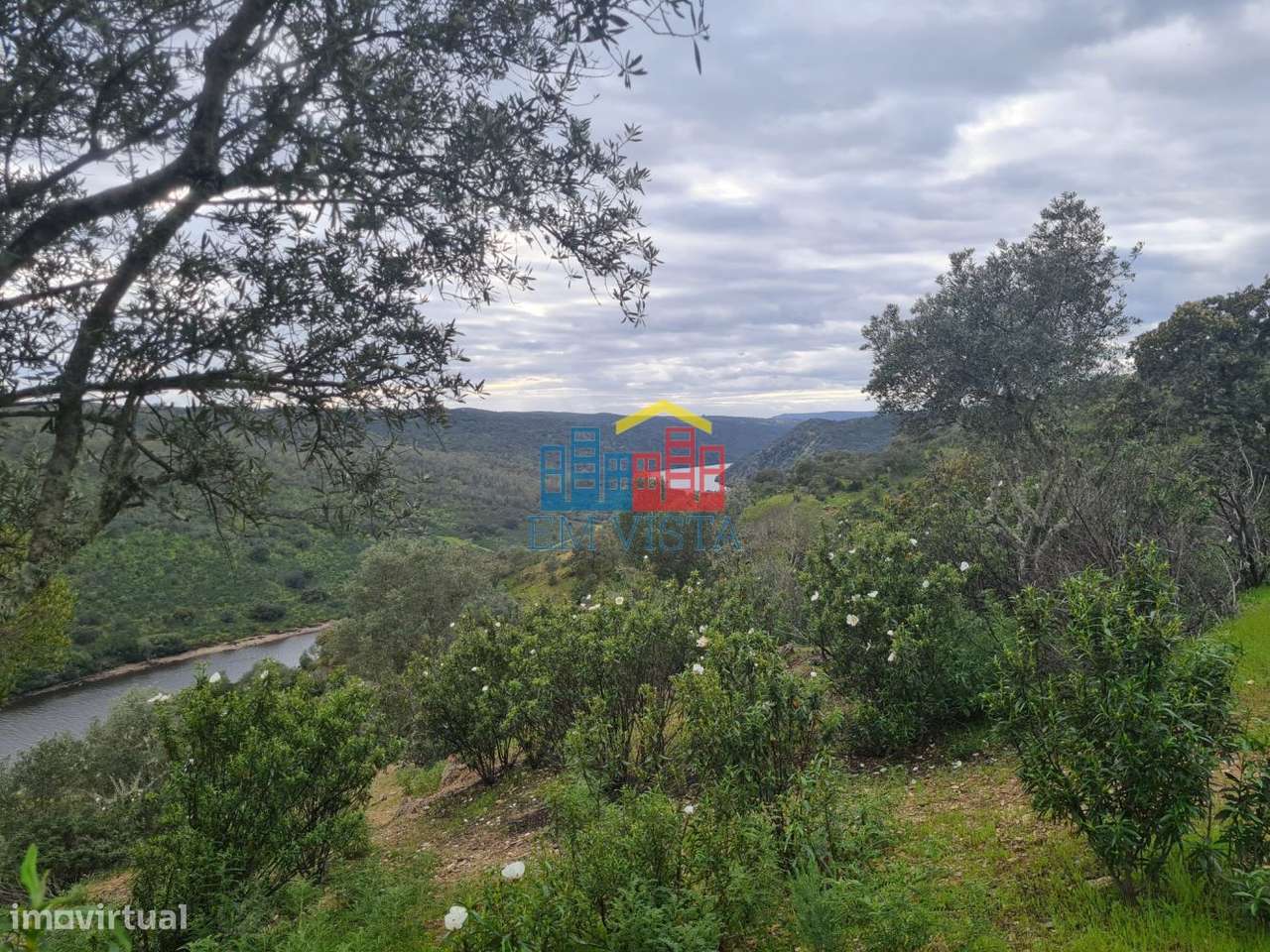 Terreno com ruína junto ao Tejo - Grande imagem: 4/6