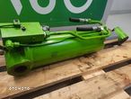 Merlo .... TF {Cylinder hydrauliczny poziomowania łyżki} - 3