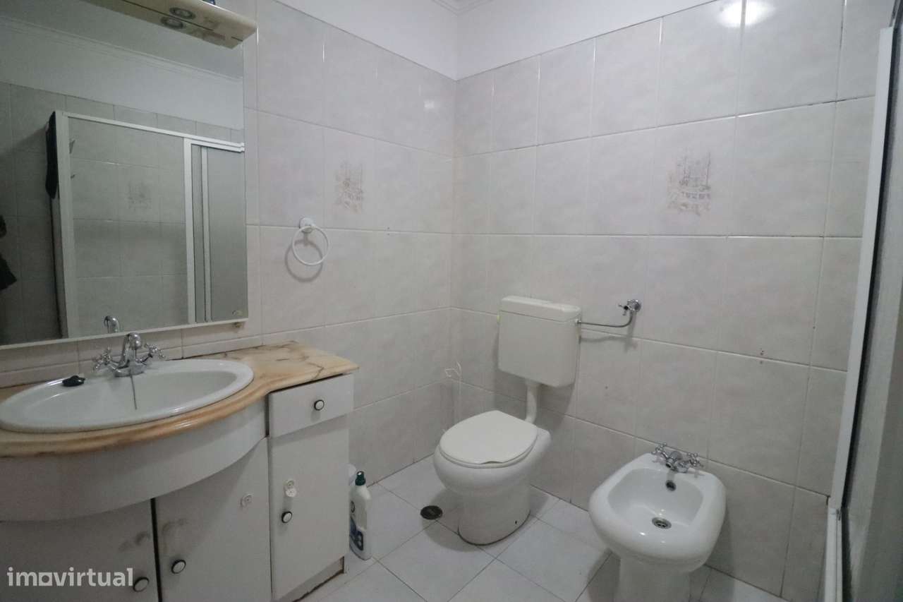 Apartamento Duplex T4+1 de ampla área, em Mem Martins-11