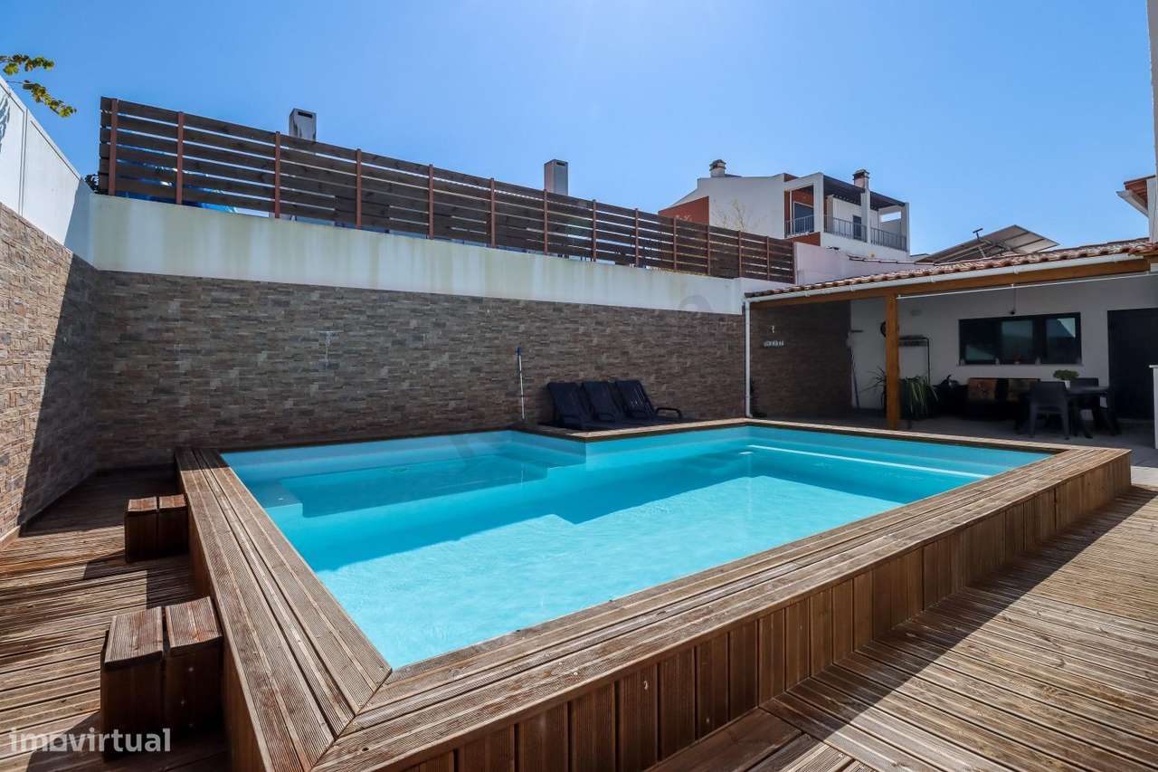 Excelente Moradia  para venda na Aldeia de Santo André-30