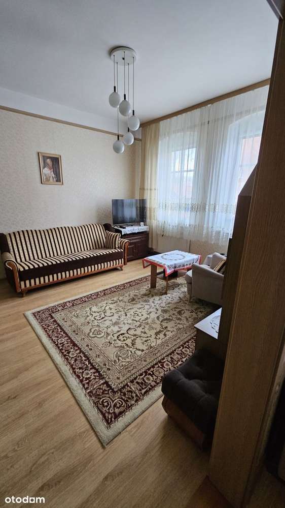 5 pokoi, 2 łazienki, 2 kuchnie-4