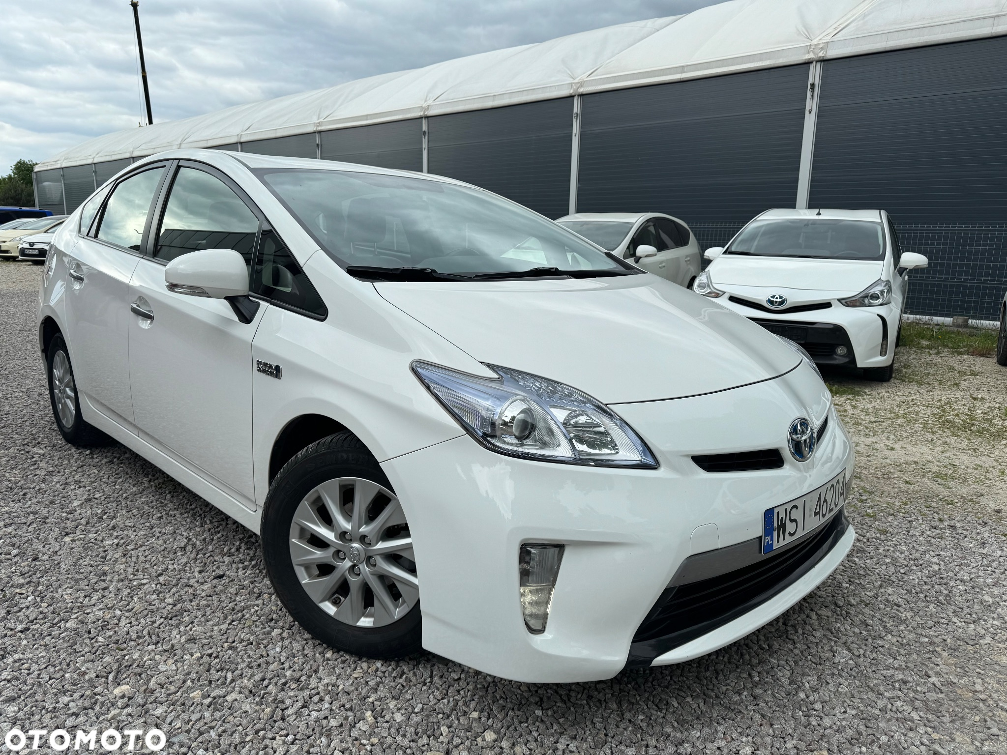 Toyota Prius (Hybrid) Executive - 3