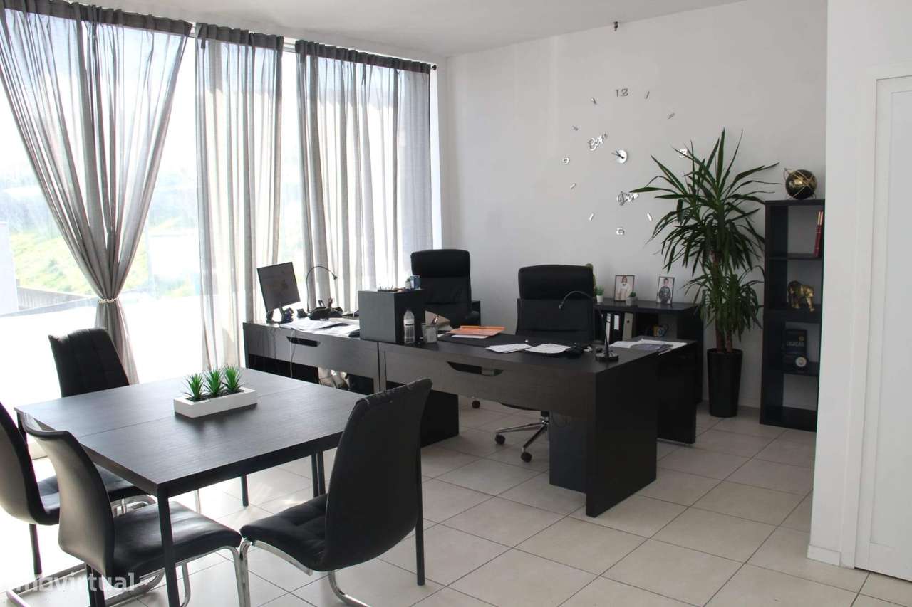 Armazém Industrial com Excelente Localização em Braga-30